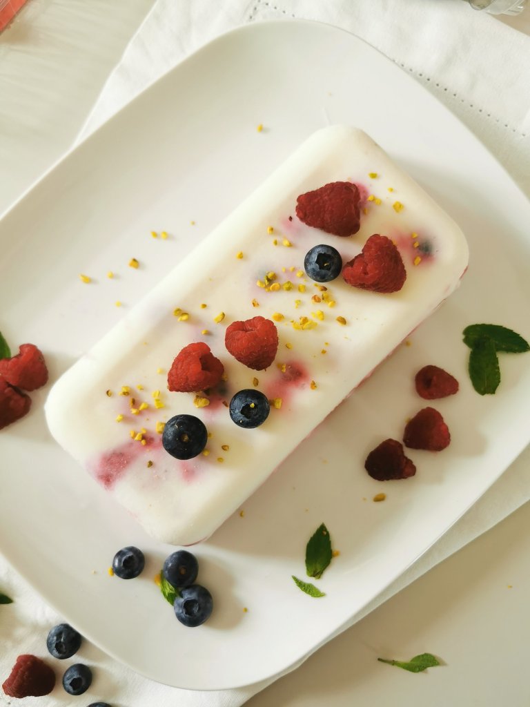 Ricetta Mattonella allo yogurt con frutti di bosco - La Ricetta di